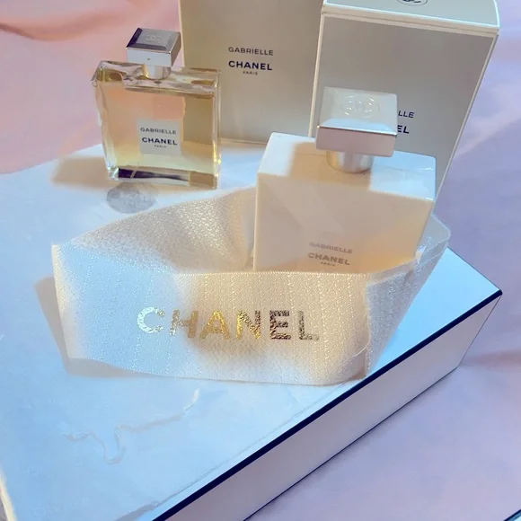 Authentic Chanel Gabrielle Fragrance and Lotion set FS gold wrap Velcro ribbon - Picture 5 of 7